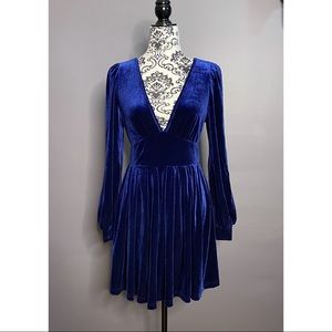 Long sleeve plunging neck velvet dress
